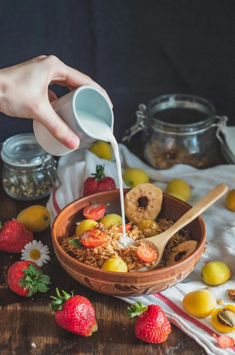 Acai bowl with fresh berries